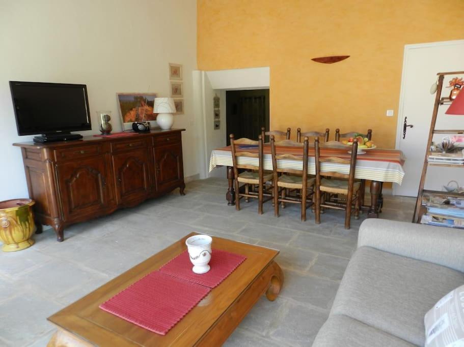 Le Maset Des Aires Avec Vue Sur Le Luberon Et Son Jacuzzi Exterieur Disponible De Juin A Mi-Septembre Maubec  Exterior foto